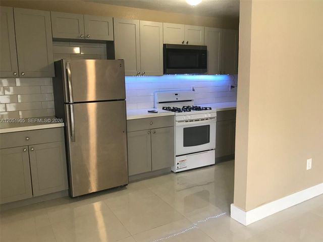 4550 SW 67th Ave 7, Miami, FL 33155