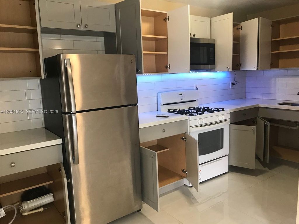 4550 SW 67th Ave 7, Miami, FL 33155