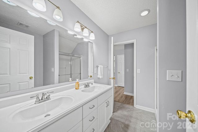9720 Mattforest Circle, Charlotte, NC 28277
