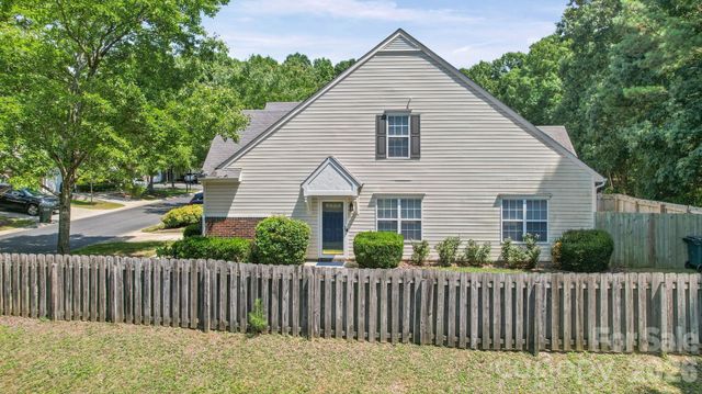 9720 Mattforest Circle, Charlotte, NC 28277