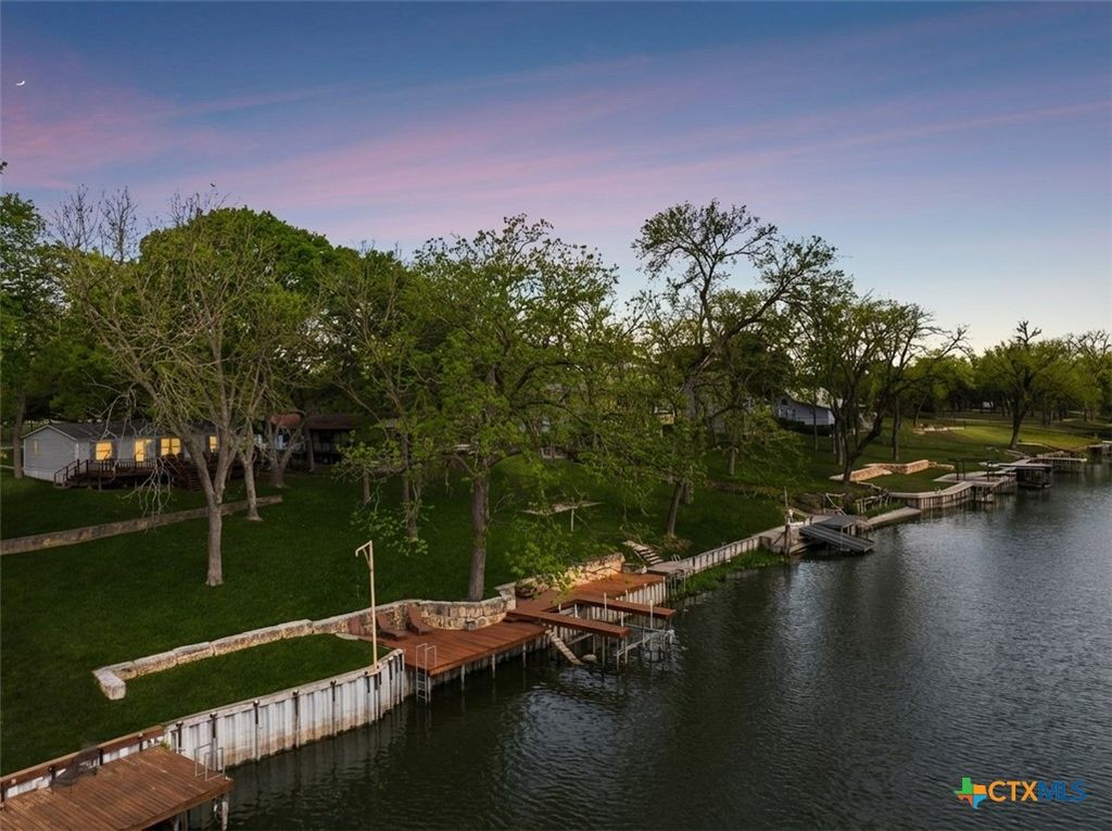 Image 1 of property listing at 344 Shangrila Lane, New Braunfels, TX 78130