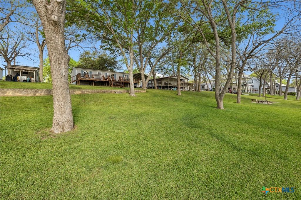 Image 10 of property listing at 344 Shangrila Lane, New Braunfels, TX 78130