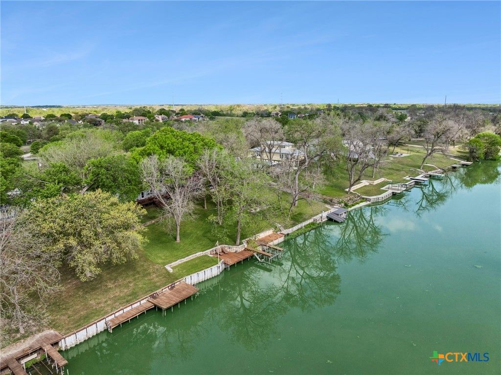 Image 12 of property listing at 344 Shangrila Lane, New Braunfels, TX 78130