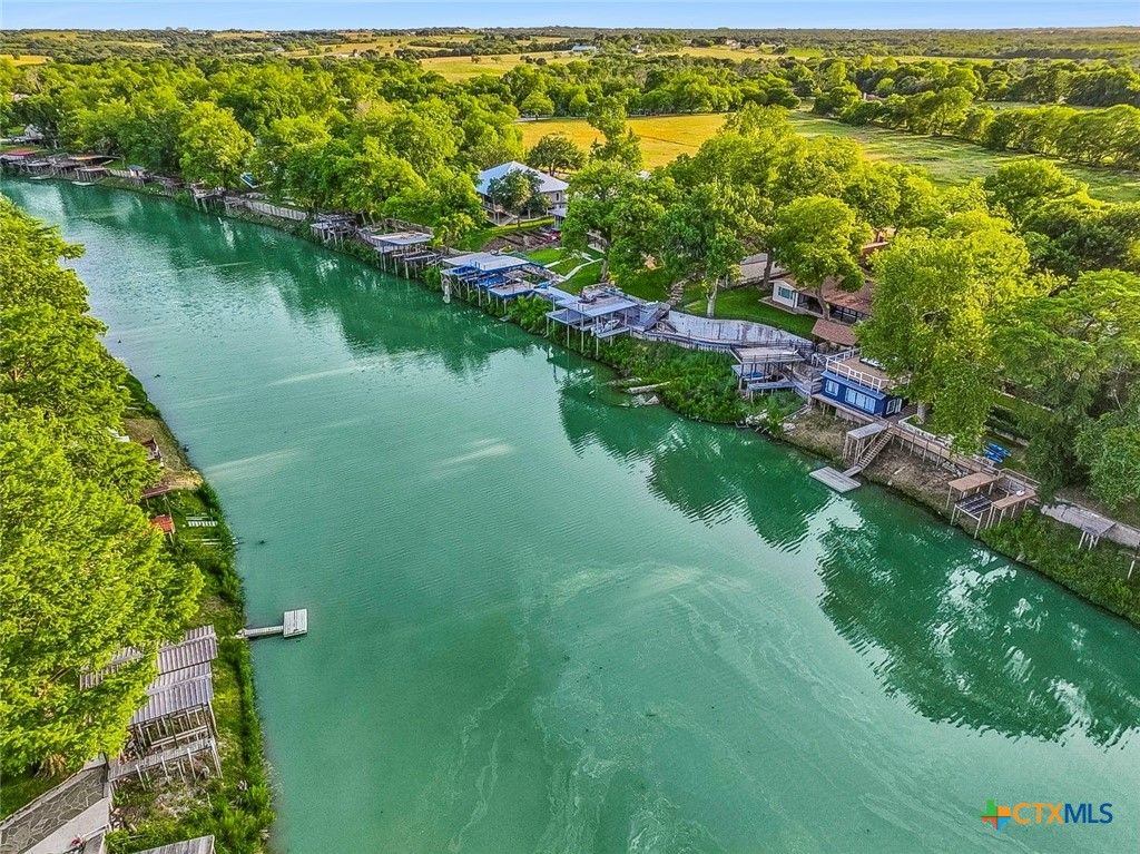 Image 14 of property listing at 344 Shangrila Lane, New Braunfels, TX 78130