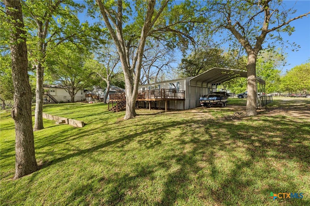 Image 15 of property listing at 344 Shangrila Lane, New Braunfels, TX 78130
