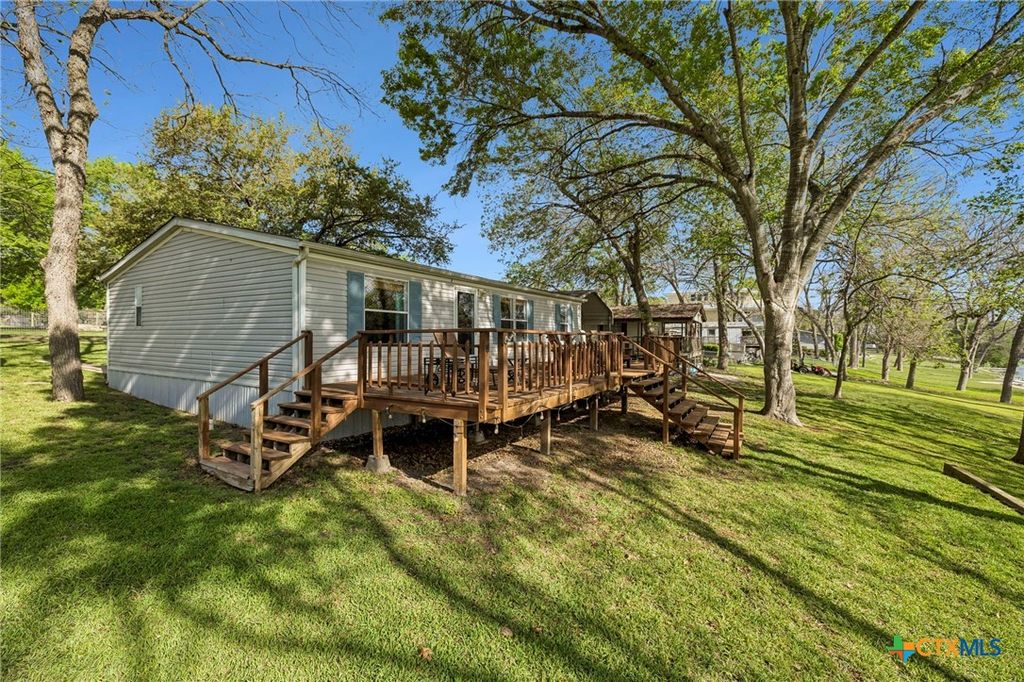 Image 17 of property listing at 344 Shangrila Lane, New Braunfels, TX 78130