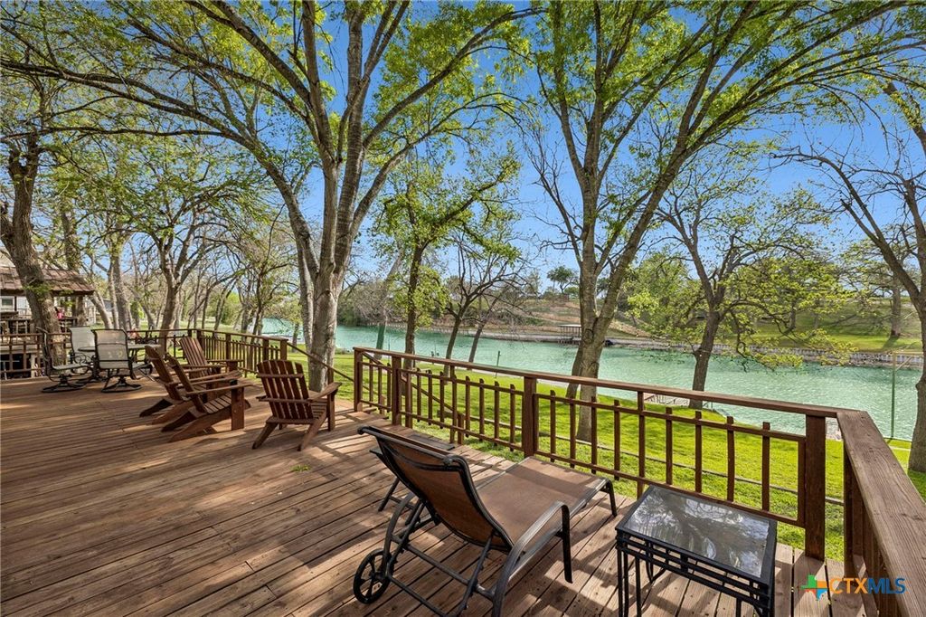 Image 19 of property listing at 344 Shangrila Lane, New Braunfels, TX 78130
