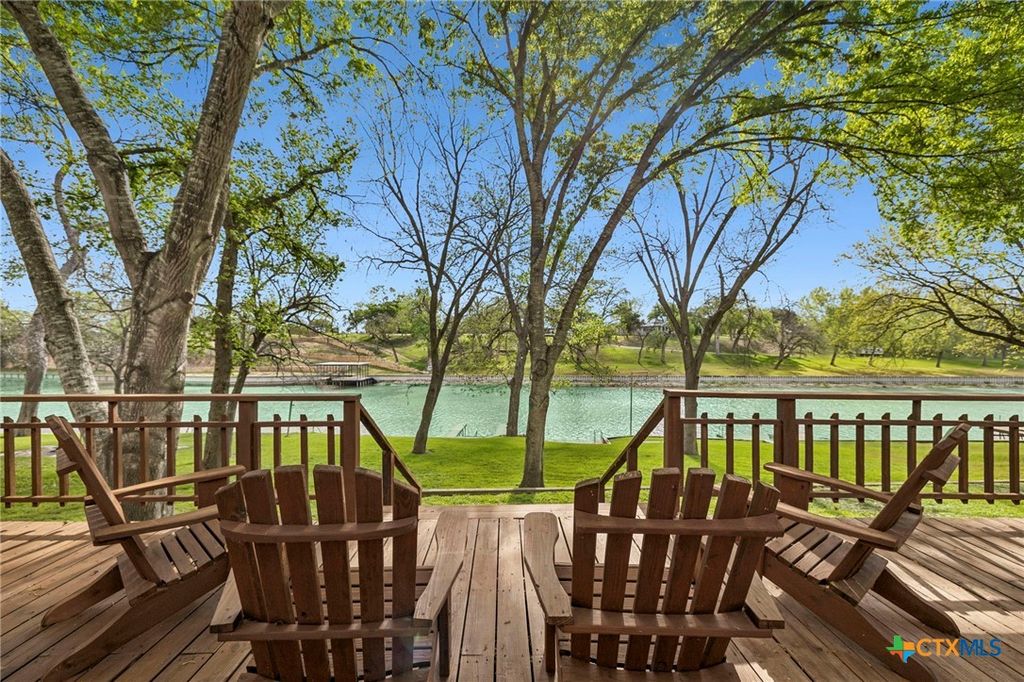 Image 20 of property listing at 344 Shangrila Lane, New Braunfels, TX 78130