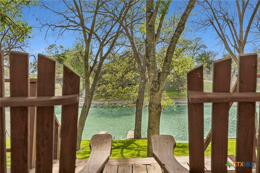 Image 21 of property listing at 344 Shangrila Lane, New Braunfels, TX 78130