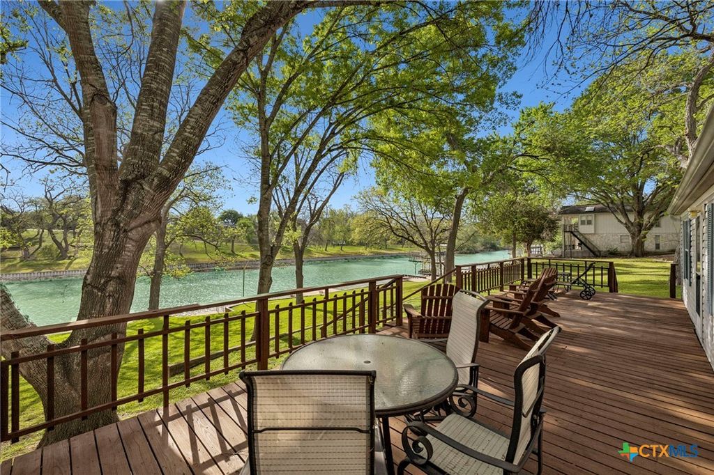 Image 22 of property listing at 344 Shangrila Lane, New Braunfels, TX 78130