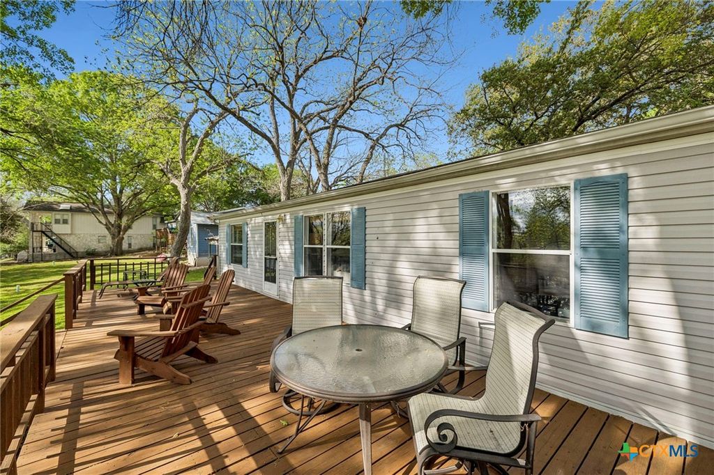 Image 23 of property listing at 344 Shangrila Lane, New Braunfels, TX 78130