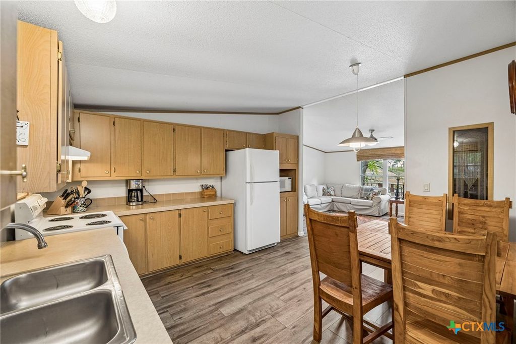 Image 31 of property listing at 344 Shangrila Lane, New Braunfels, TX 78130