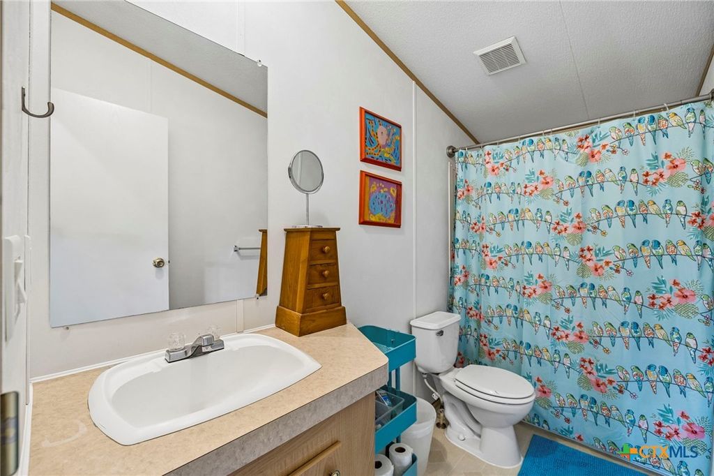 Image 38 of property listing at 344 Shangrila Lane, New Braunfels, TX 78130