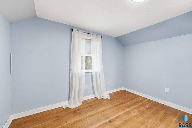 1415 E 5th St Street, Sioux Falls, SD 57103