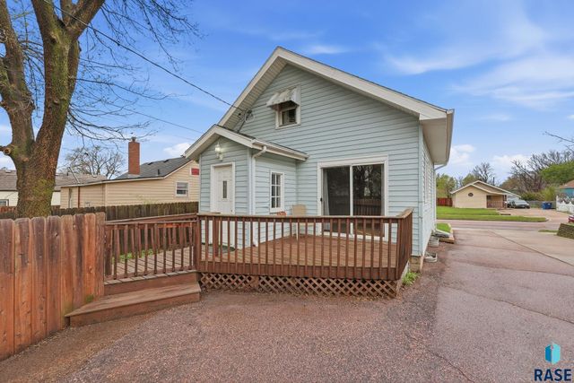 1415 E 5th St Street, Sioux Falls, SD 57103