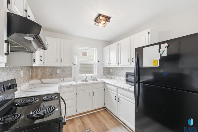 1415 E 5th St Street, Sioux Falls, SD 57103
