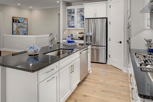 3102 Rose Lane, West Bloomfield, MI 48324