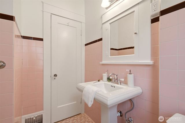 1754 S Horton Street, Seattle, WA 98144