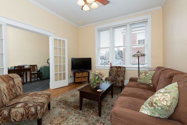 117 W Frederick St Apt 2, Staunton, VA 24401