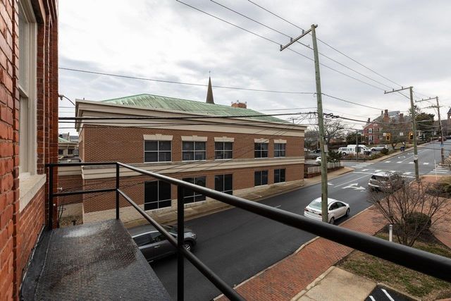 117 W Frederick St Apt 2, Staunton, VA 24401