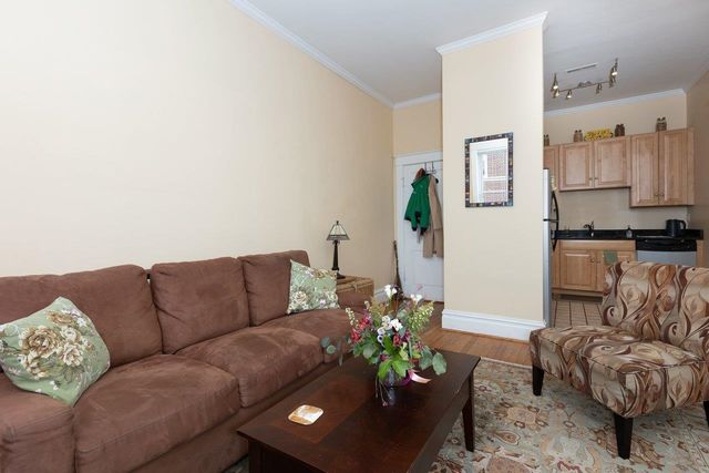 117 W Frederick St Apt 2, Staunton, VA 24401