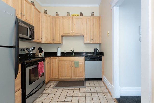 117 W Frederick St Apt 2, Staunton, VA 24401