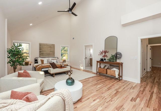 2566 Creekwood Terrace, Decatur, GA 30030