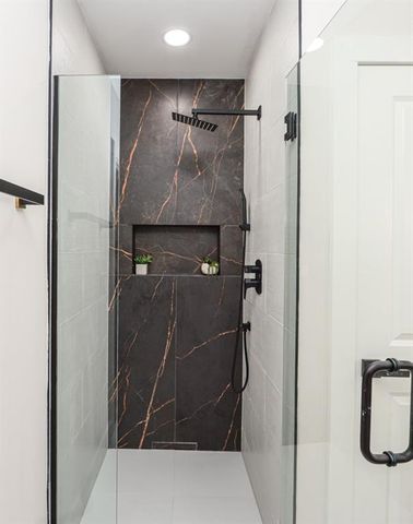 2566 Creekwood Terrace, Decatur, GA 30030