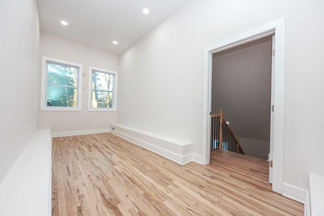 2566 Creekwood Terrace, Decatur, GA 30030