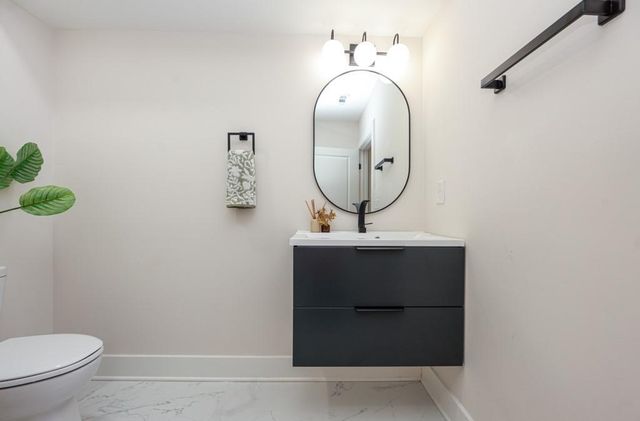 2566 Creekwood Terrace, Decatur, GA 30030