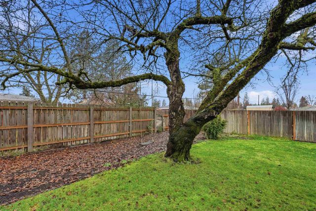 3437 W Taft Dr, Spokane, WA 99208