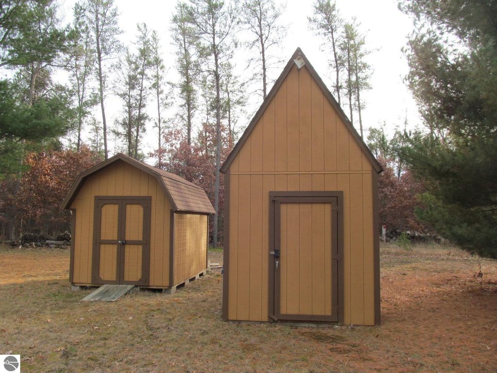 Image 16 of property listing at 1191 W 10 1/2 Mile Road, Irons, MI 49644