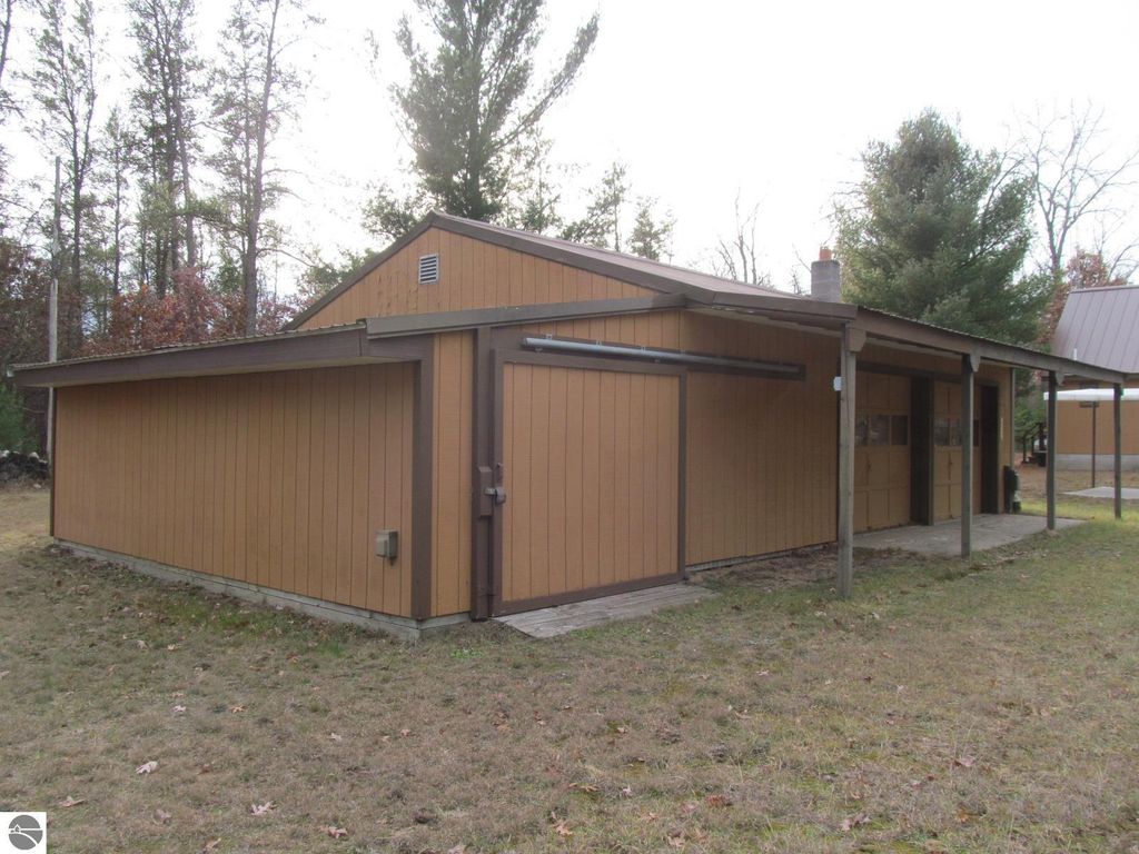 Image 19 of property listing at 1191 W 10 1/2 Mile Road, Irons, MI 49644