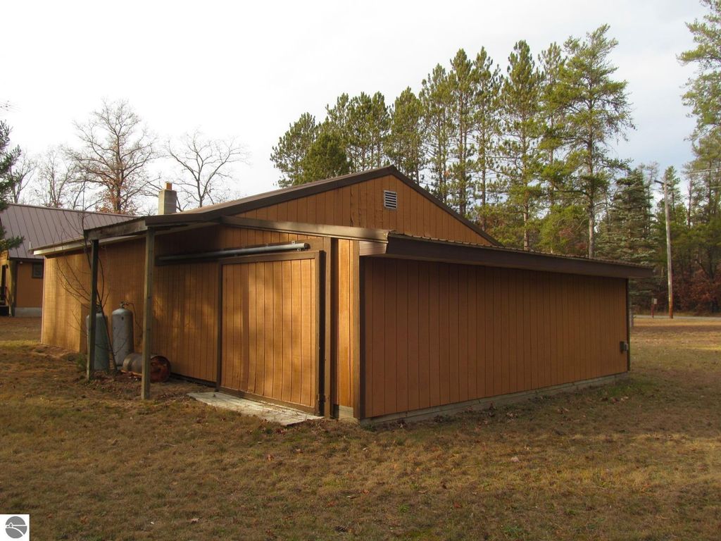 Image 21 of property listing at 1191 W 10 1/2 Mile Road, Irons, MI 49644