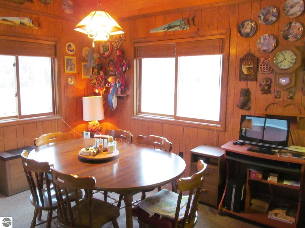 Image 5 of property listing at 1191 W 10 1/2 Mile Road, Irons, MI 49644