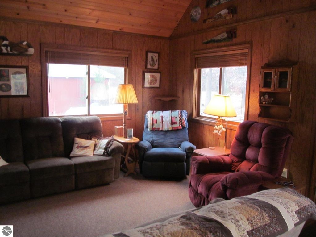 Image 7 of property listing at 1191 W 10 1/2 Mile Road, Irons, MI 49644