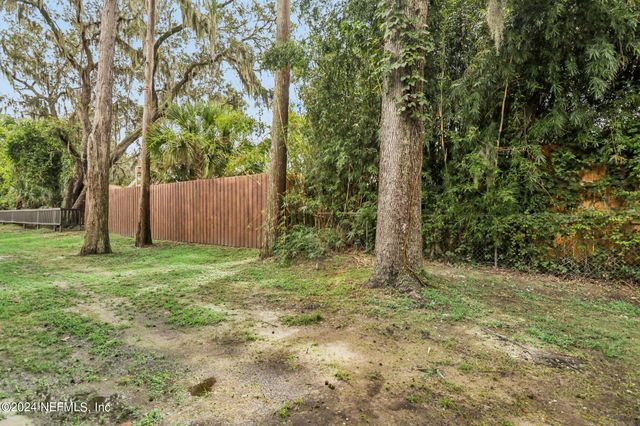 1900 DANESE Court, Jacksonville, FL 32207