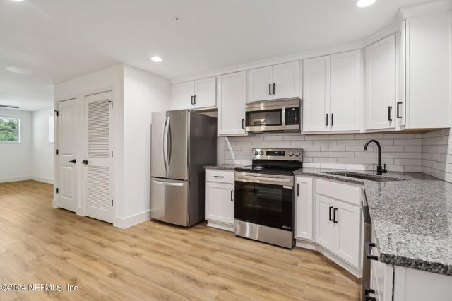 1900 DANESE Court, Jacksonville, FL 32207