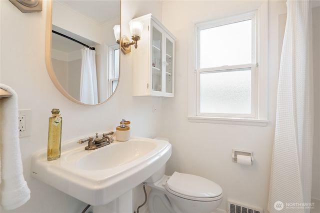 4718 49th Avenue SW, Seattle, WA 98116