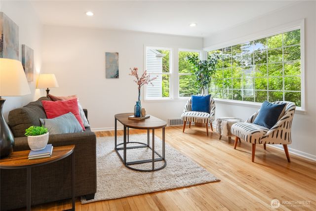 4718 49th Avenue SW, Seattle, WA 98116