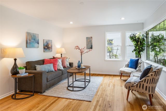 4718 49th Avenue SW, Seattle, WA 98116