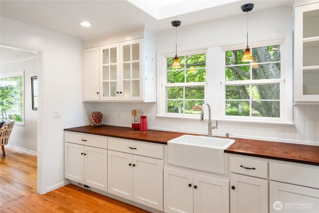 4718 49th Avenue SW, Seattle, WA 98116
