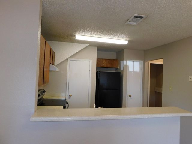 2223 Katy LN B, Georgetown, TX 78626