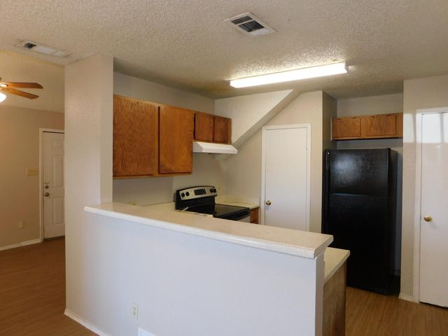 2223 Katy LN B, Georgetown, TX 78626