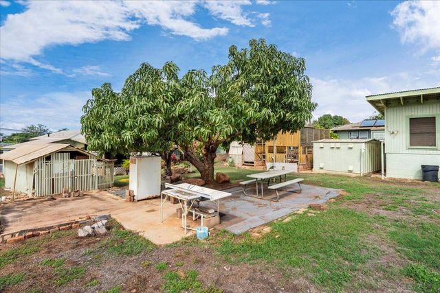 275 Kenolio Rd, Kihei, HI 96753