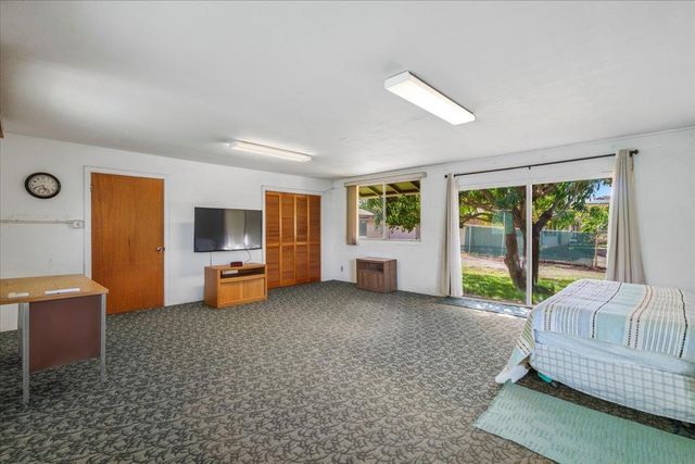 275 Kenolio Rd, Kihei, HI 96753