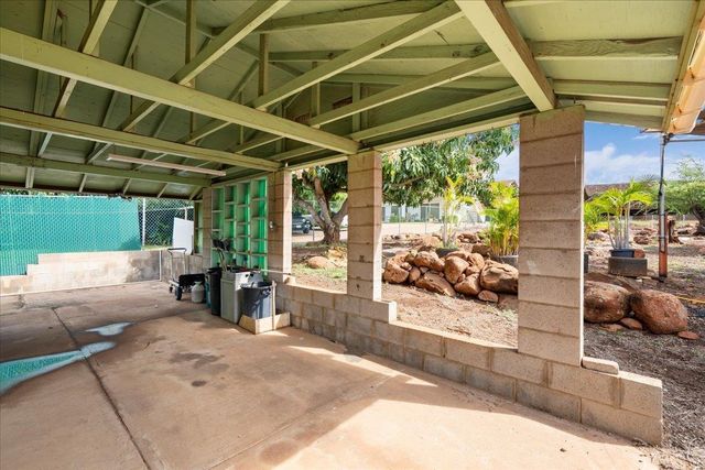 275 Kenolio Rd, Kihei, HI 96753