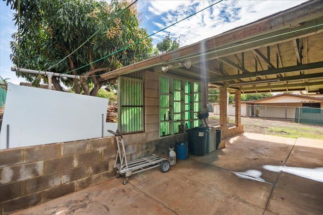 275 Kenolio Rd, Kihei, HI 96753