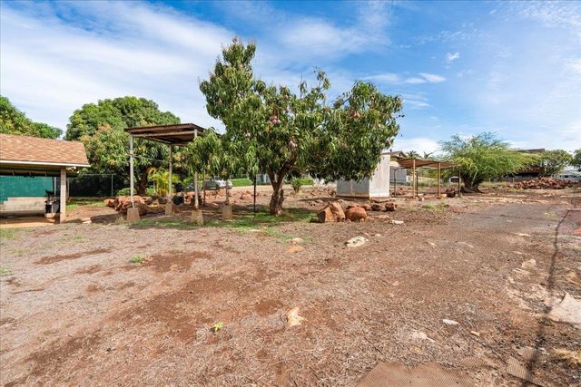 275 Kenolio Rd, Kihei, HI 96753