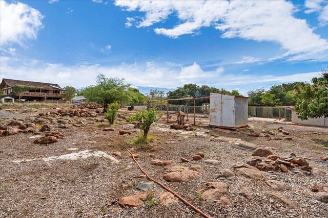 275 Kenolio Rd, Kihei, HI 96753